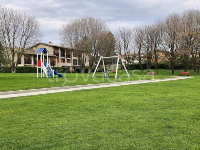 Appartamento in vendita a Padenghe sul Garda via Roma