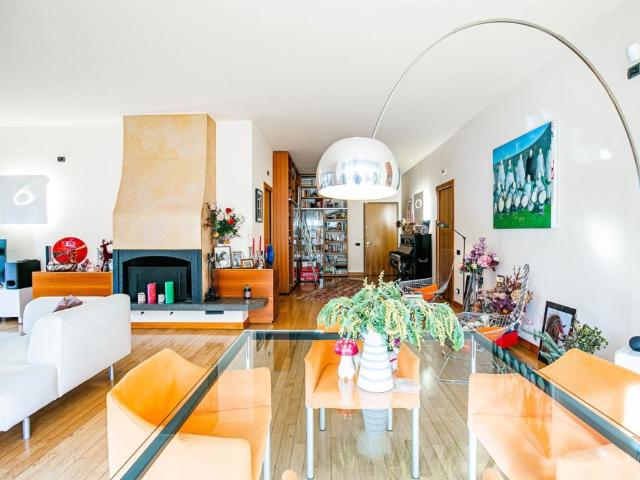 Appartamento in vendita a Paderno Dugnano via arborina 44
