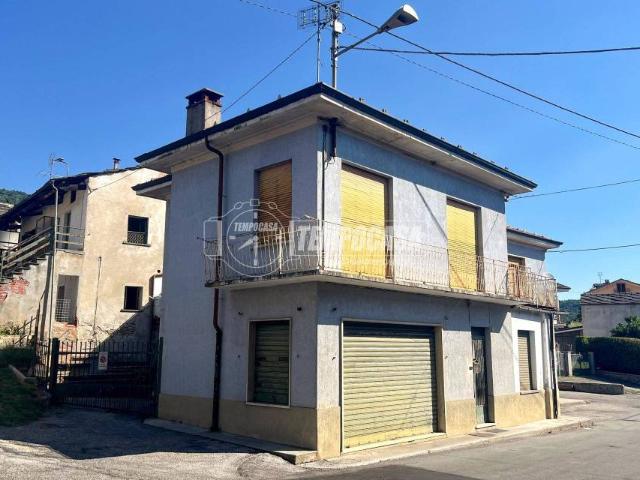 Appartamento in vendita a Paesana via Barge 39