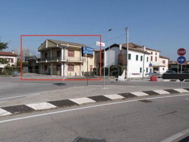 Appartamento in vendita a Paese via Postumia, 34