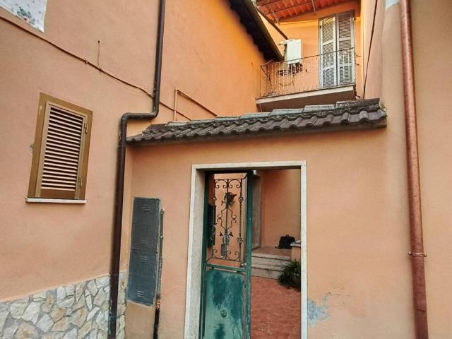 Appartamento in vendita a Palombara Sabina RM