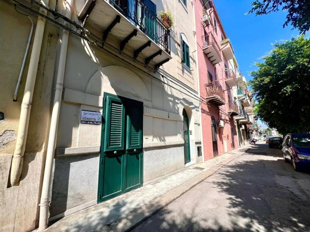 Appartamento in vendita a Palermo, Corso dei Mille