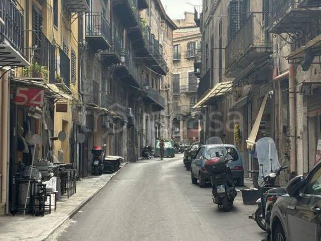 Appartamento in vendita a Palermo via Calderai, 42, Kalsa