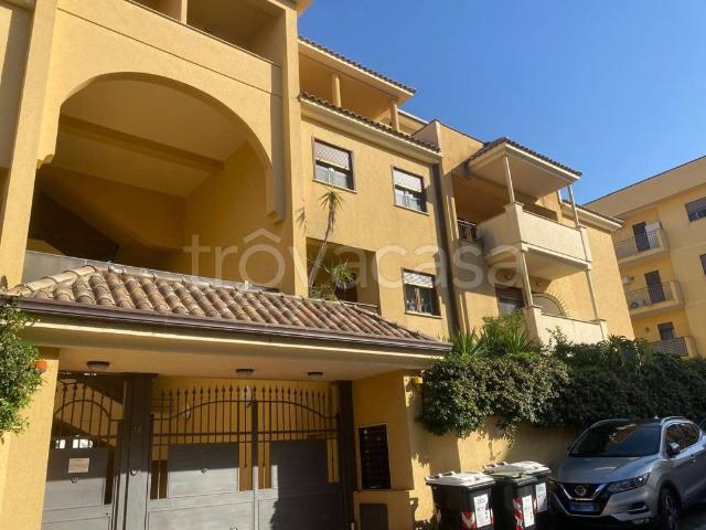 Appartamento in vendita a Palermo via Carmelo Giarrizzo, 16, Cardillo