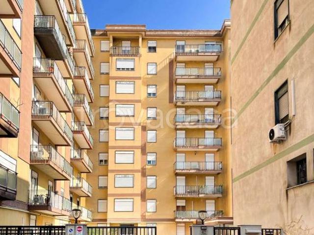 Appartamento in vendita a Palermo via Palmerino, Olio di Lino