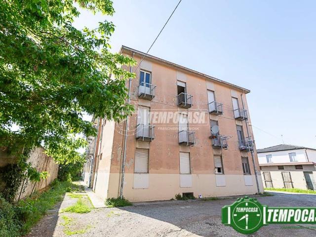 Appartamento in vendita a Pandino CR