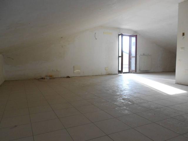 Appartamento in vendita a Pandino CR