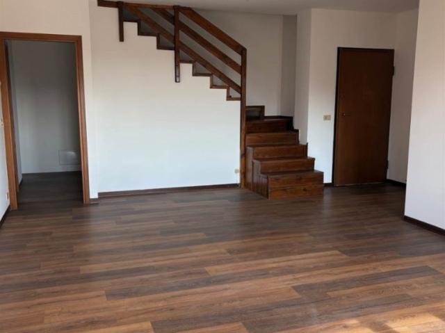Appartamento in vendita a Pasian di Prato, Passons