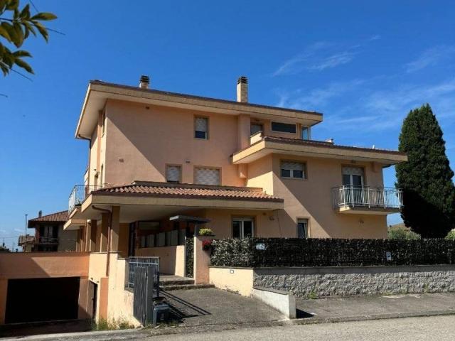 Appartamento in vendita a Passignano sul Trasimeno PG