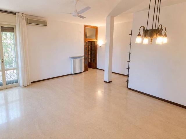 Appartamento in vendita a Parma PR