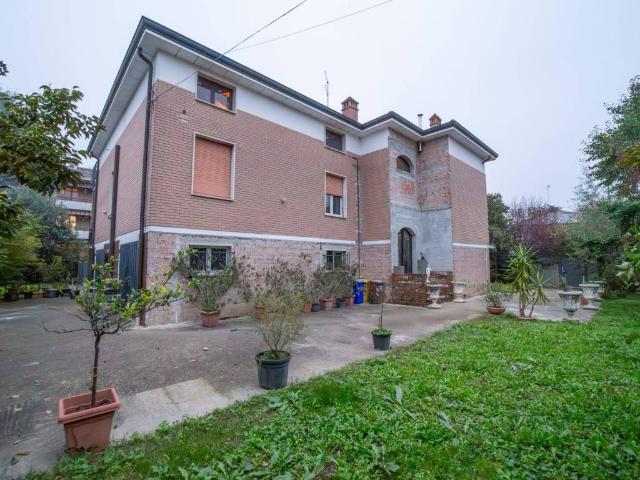 Appartamento in vendita a Parma PR