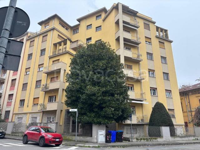 Appartamento in vendita a Parma via Bezzecca, Villetta