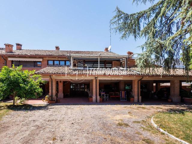 Casa indipendente in vendita a Parma