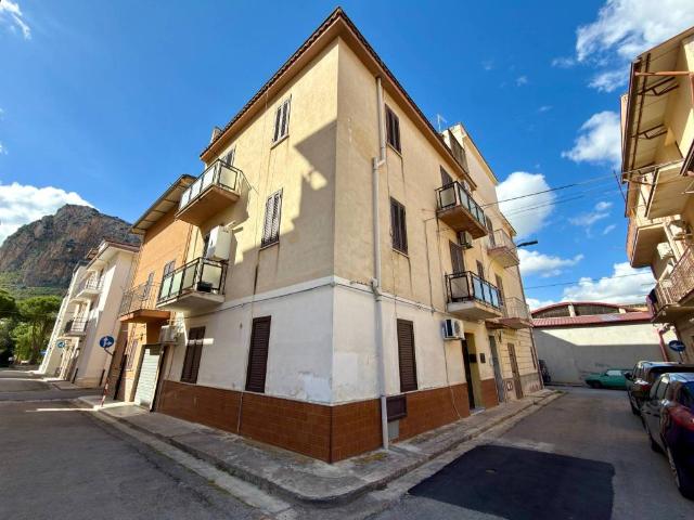 Appartamento in vendita a Partinico PA