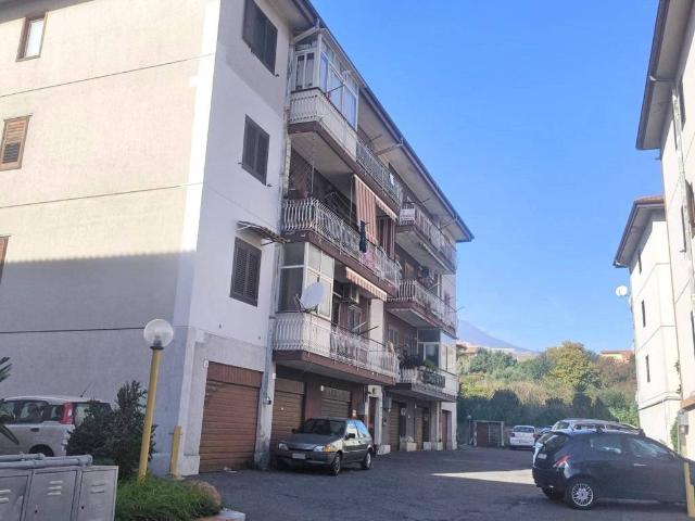 Appartamento in vendita a Pedara CT