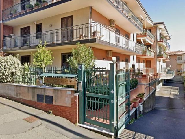 Appartamento in vendita a Pedara CT