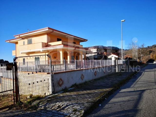 Appartamento in vendita a Pentone CZ