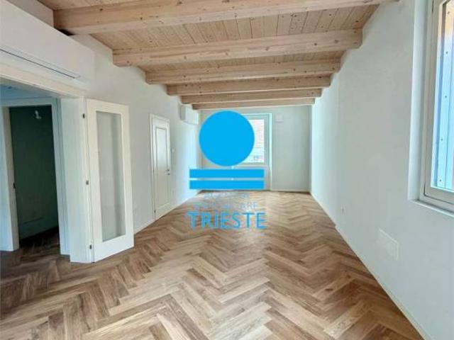 Appartamento in vendita a Pesaro, Centro Storico
