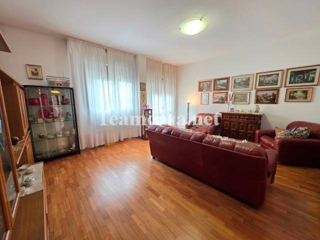 APPARTAMENTO in VENDITA a PESARO SEMICENTRO di 4 vani