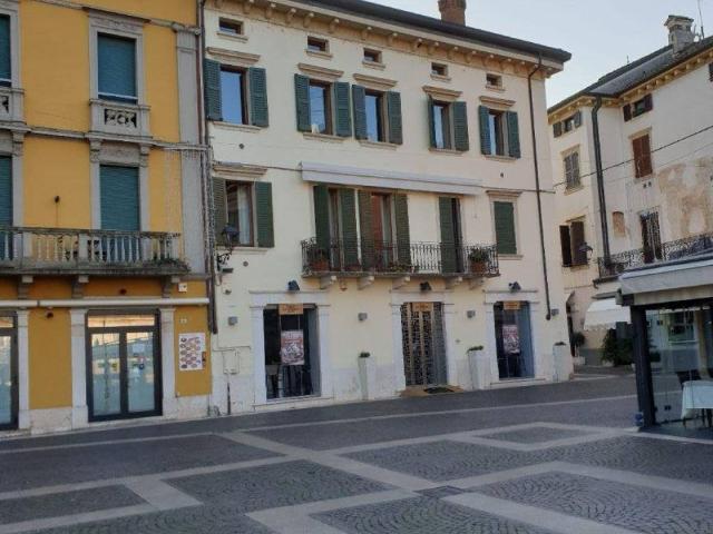 Appartamento in vendita a Peschiera del Garda VR