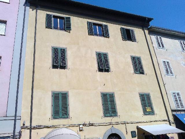 APPARTAMENTO in VENDITA a PESCIA BORGO VITTORIA di 4 vani