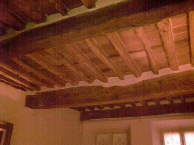 APPARTAMENTO in VENDITA a PESCIA CENTRO STORICO di 6 vani