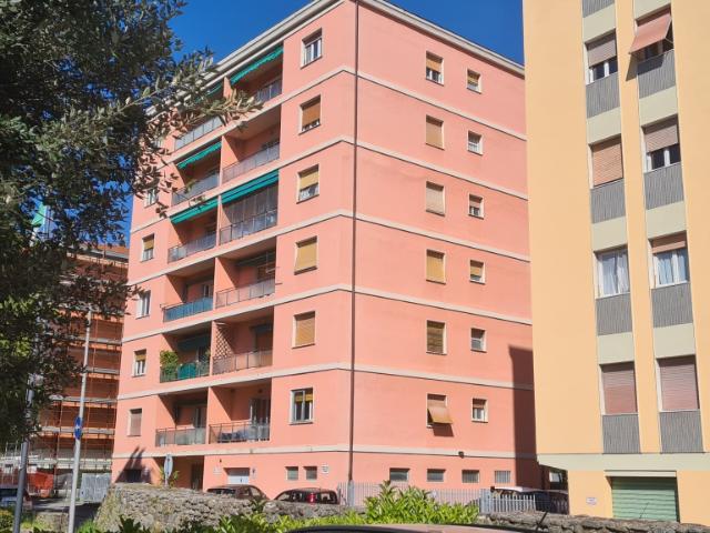 APPARTAMENTO in VENDITA a PESCIA di 6 vani