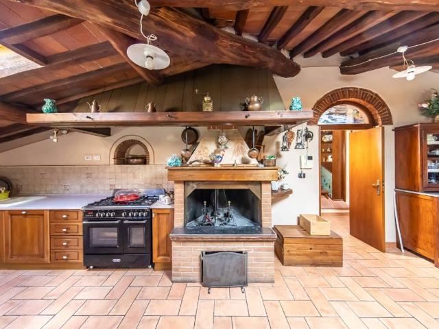 Appartamento in vendita a Pescia PT