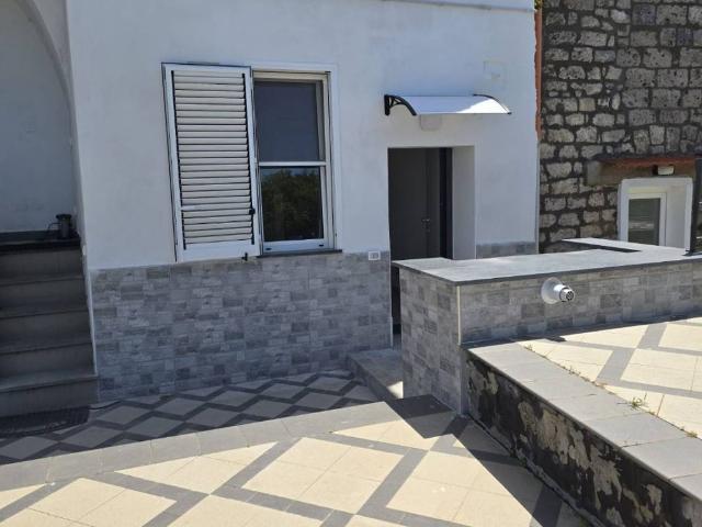 Appartamento in vendita a Piano di Sorrento NA