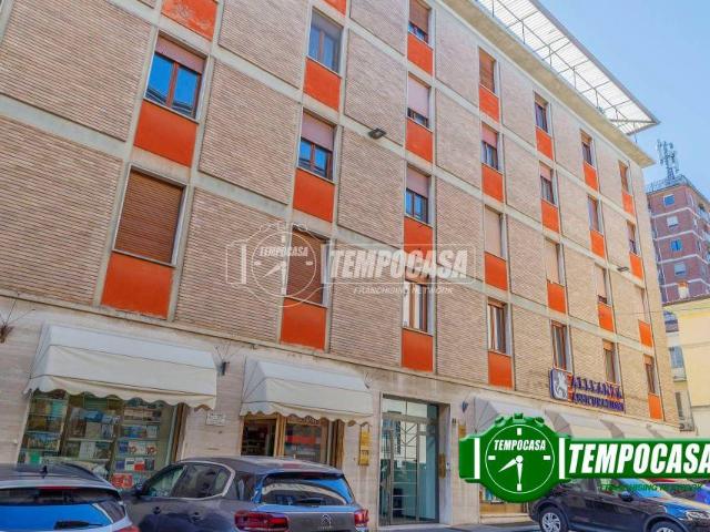 Appartamento in vendita a Piacenza, Centro città