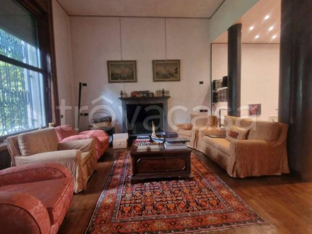 Appartamento in vendita a Piacenza, Centro città