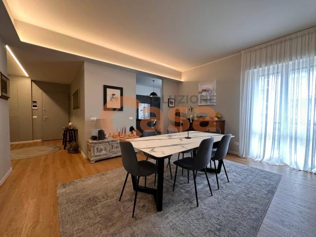 Appartamento in vendita a Piacenza, P.zza Borgo