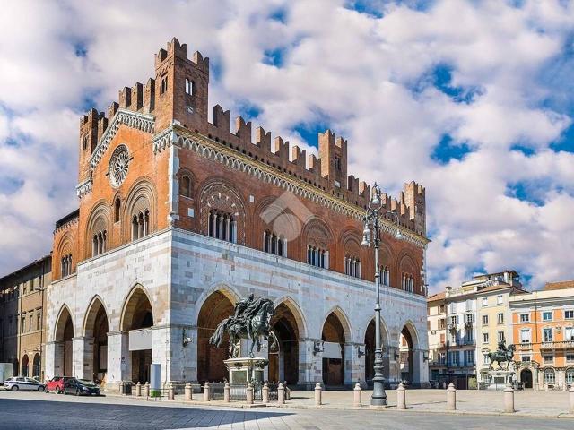 Appartamento in vendita a Piacenza