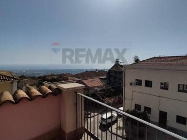 Appartamento in vendita a Piedimonte Etneo