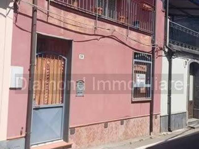 Appartamento in vendita a Piedimonte Etneo CT