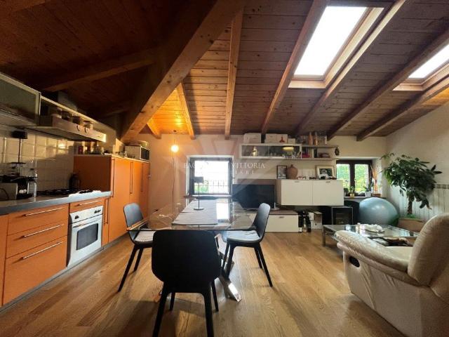 APPARTAMENTO in VENDITA a PIETRASANTA MARINA DI PIETRASANTA di 5 vani