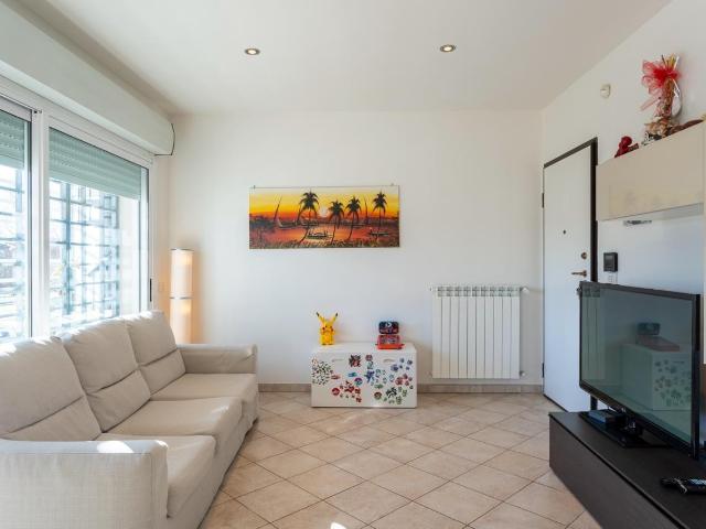 APPARTAMENTO in VENDITA a PIETRASANTA Focette di 5 vani
