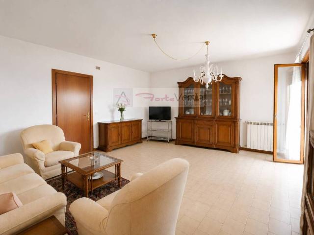Appartamento in vendita a Pietrasanta LU
