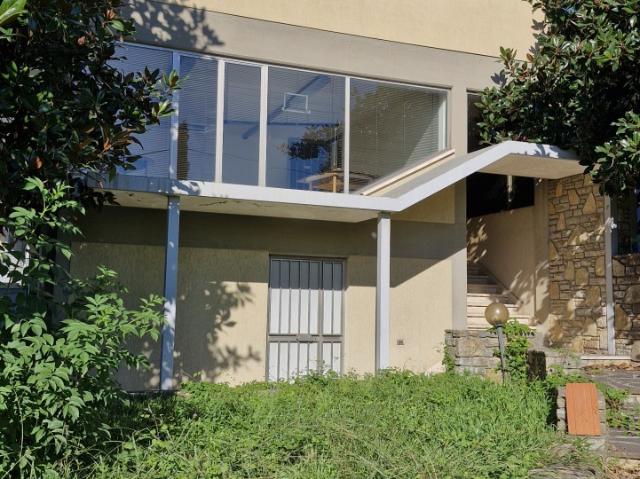 APPARTAMENTO in VENDITA a PIETRASANTA RESIDENZIALE di 7 vani