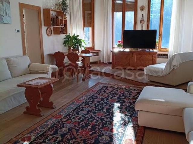 Appartamento in vendita a Pieve di Cadore via Roma