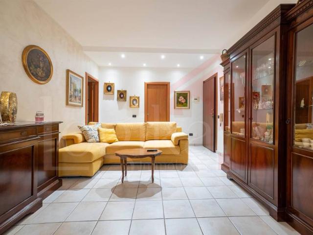 Appartamento in vendita a Pieve Emanuele via dei Pini, 7