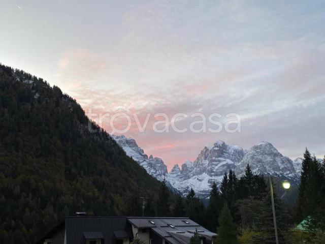 Quadrilocale in vendita a Pinzolo piazzetta Brenta Alta, Madonna Di Campiglio