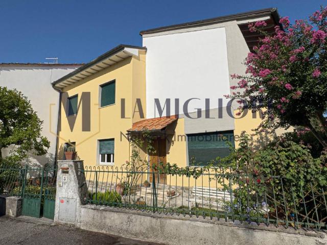Appartamento in vendita a Pistoia via Santa Cristina, Sant'Agostino