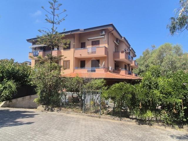 Appartamento in vendita a Pizzo via Riviera Prangi