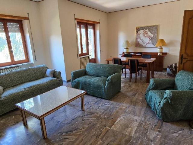 Appartamento in vendita a Pizzoli AQ