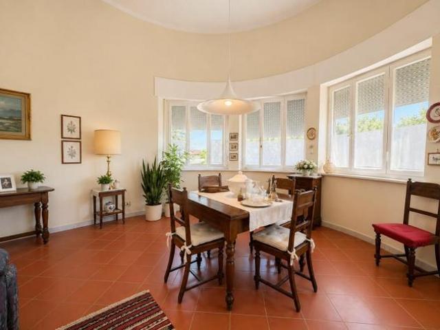 Appartamento in vendita a Pomarance 216 mq Rif: 1427584