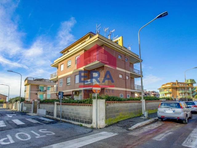 Appartamento in vendita a Pomezia RM