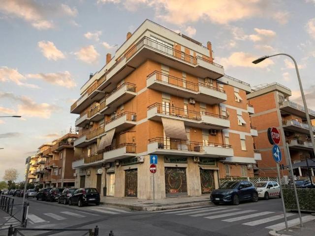 Appartamento in vendita a Pomezia RM