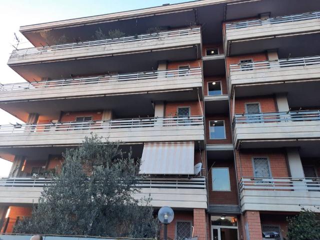 Appartamento in vendita a Pomezia RM