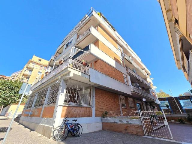 Appartamento in vendita a Pomezia RM
